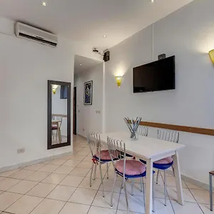 https://mamo-florence-zalinda-apartment.it-tuscanyhotel.com